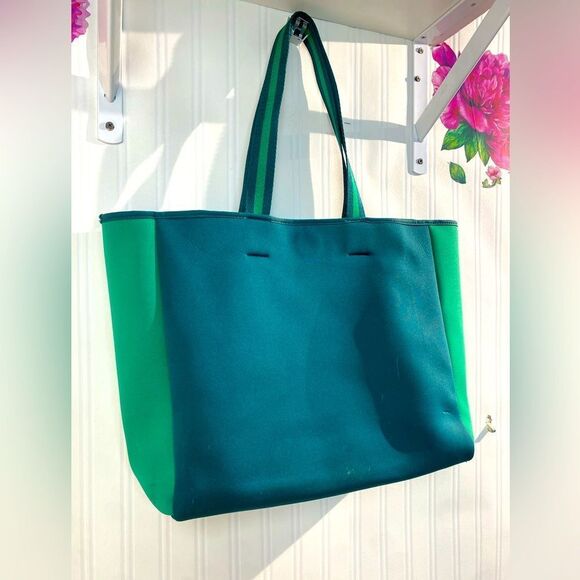 Summersalt Seaglass Green Neoprene Waterproof
Beach Tote Bag‎ - Picture 4 of 9
